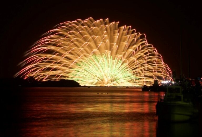 【福井県】三国花火大会2025｜名物「水中花火」で夏を満喫♪開催情報もチェック
