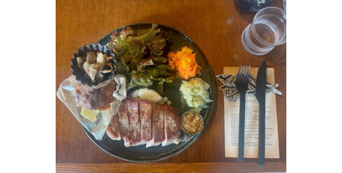 ステーキランチの写真